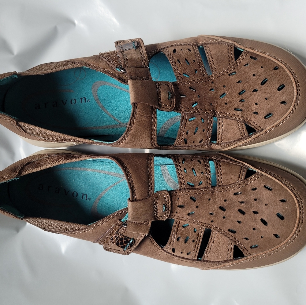 Aravon shoes